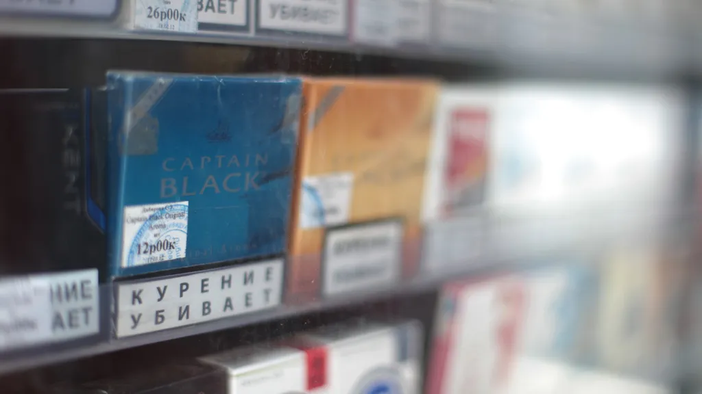 Премьер-министр РФ выступил за полный запрет рекламы табачных изделий 