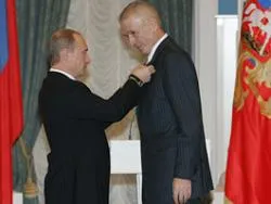 Путин вручил награды выдающимся гражданам России