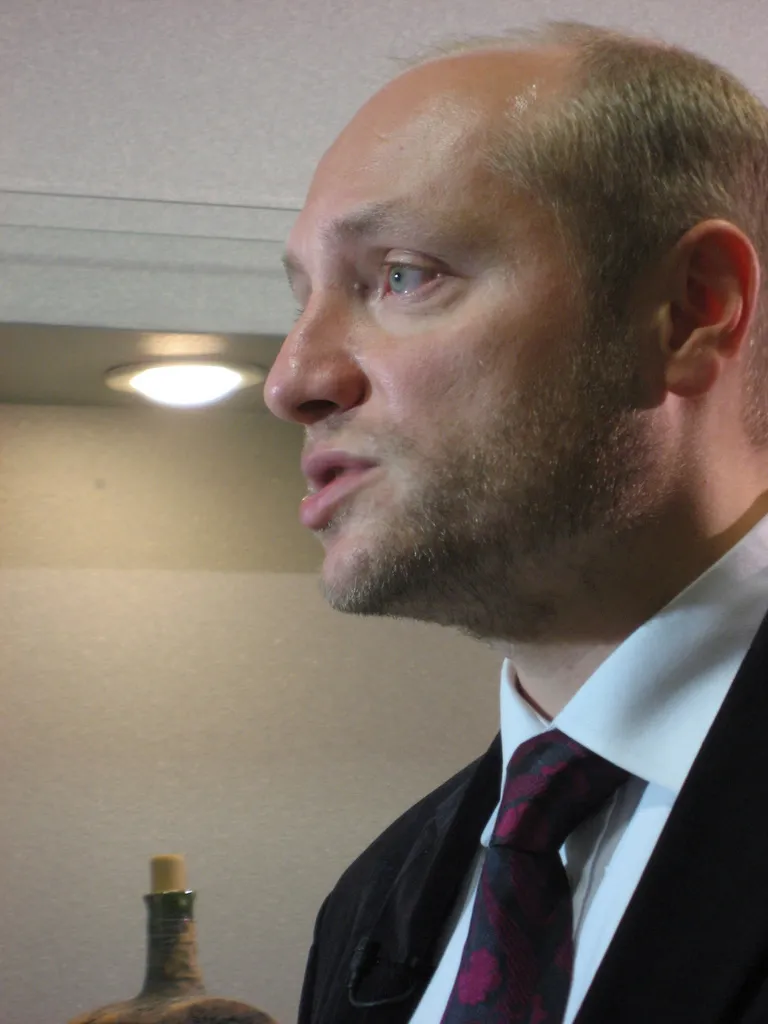 Правительство намерено перевести отношения с губернаторами на «китайские» рельсы