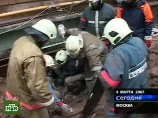 Под завалами дома в Москве найден погибший - возможно, не последний