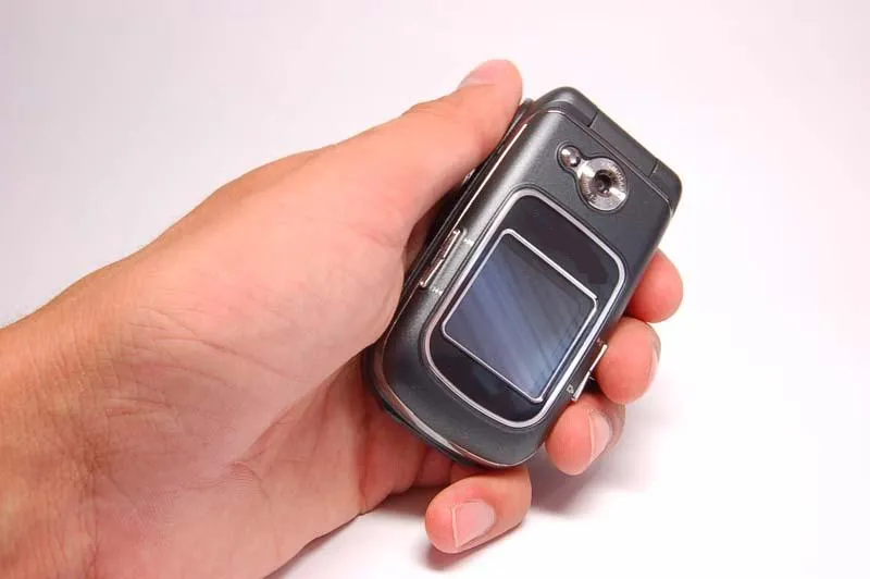 Меню мобильника раздражает людей старше 30-ти