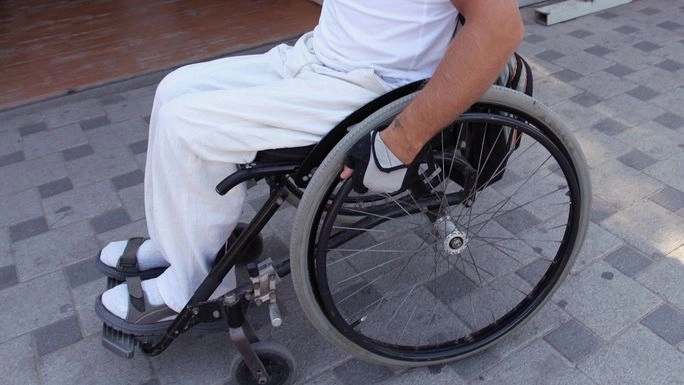 Инвалиды вправе требовать предоставления средств реабилитации