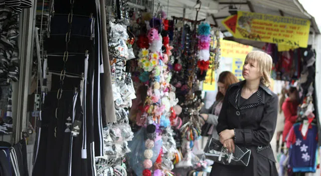 Со следующего года хозяев "некапитальных" вещевых рынков начнут штрафовать на сотни тысяч рублей