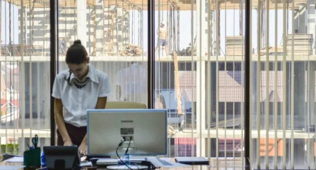 Частичное погашение долга по зарплате не обязывает выйти на работу сотрудника, который ее приостановил