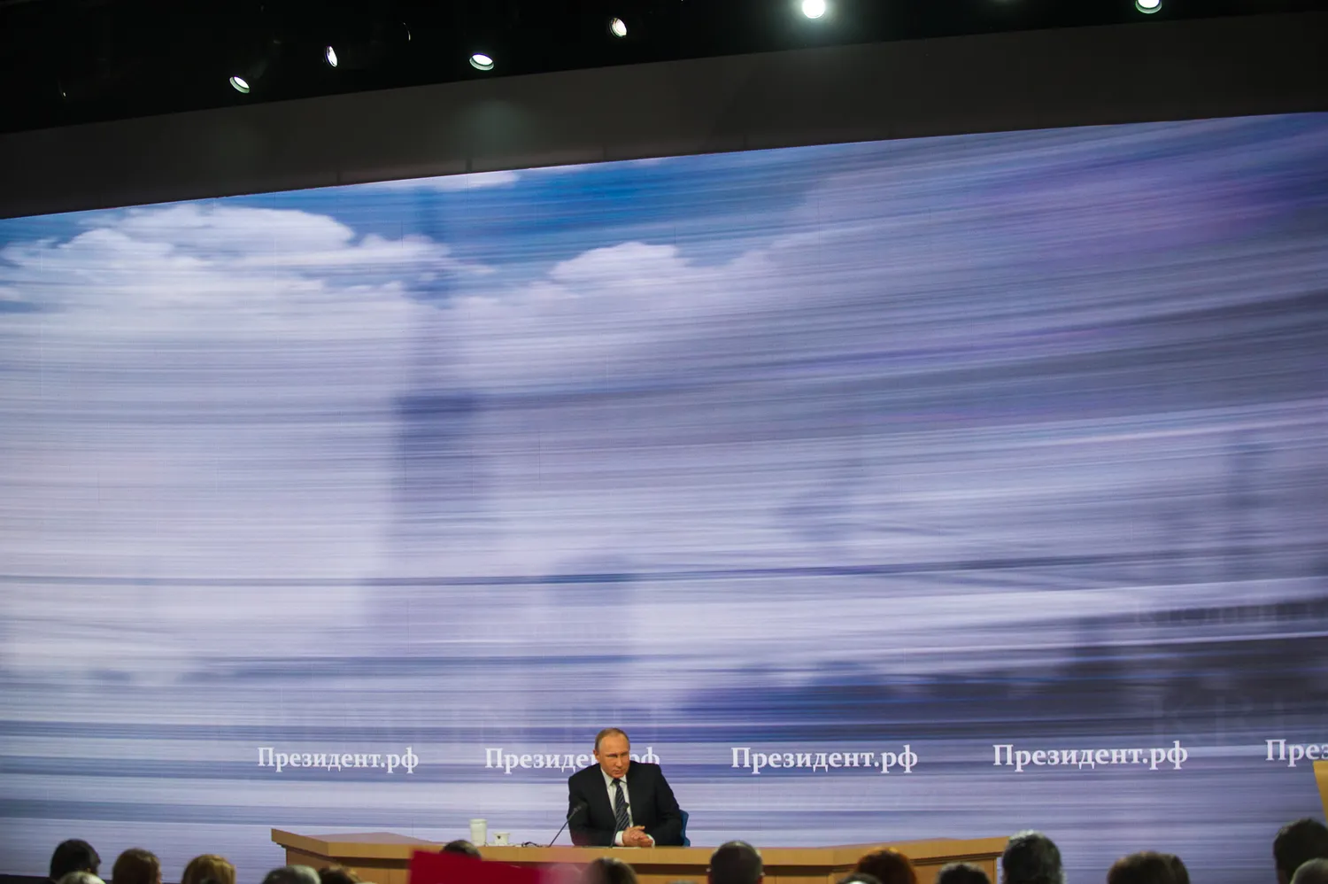 Владимир Путин поддерживает политику Центробанка