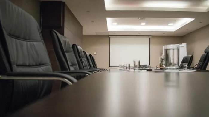 Корпоративные споры: Верховный Суд разъяснил, как взыскать убытки с директора