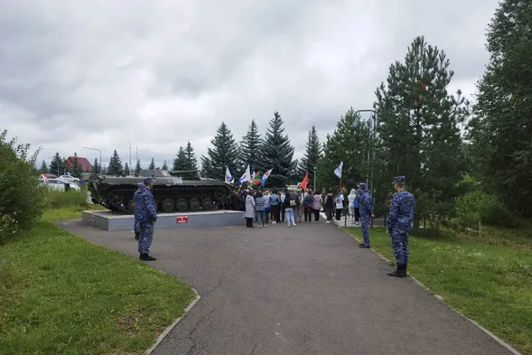 Сотрудники вневедомственной охраны по Белебеевскому району обеспечили общественный порядок в День Военно-Морского Флота РФ