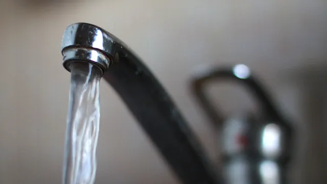 При отсутствии приборов учета расчет объема отпущенной воды производится по нормативам потребления