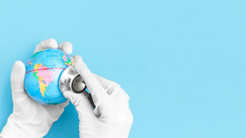 Ушёл ли COVID-19? Нужно ли продолжать от него прививаться?