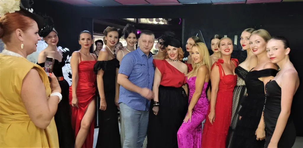 А вы довольны тем, как Вас фотографируют случайные люди на мероприятиях?