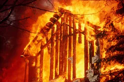 В Кондопоге снова сожгли лесопилку чеченца