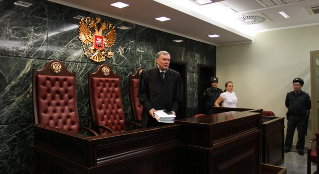 Путин предложил сократить количество присяжных заседателей