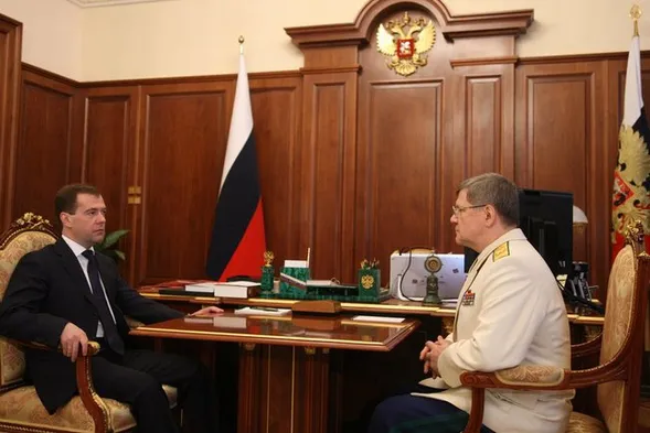Дмитрий Медведев и Юрий Чайка. Фото пресс-службы Кремля