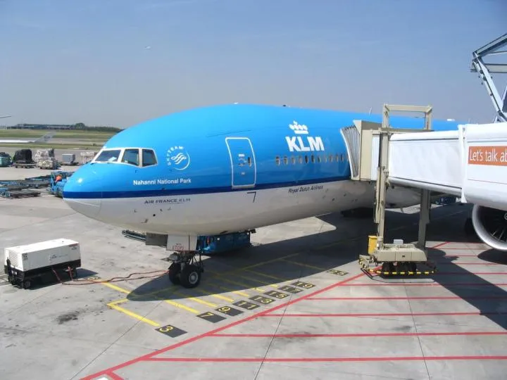 KLM продает сегодня дешевые билеты в Амстердам