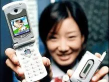 Каждый второй японец моется с сотовым телефоном