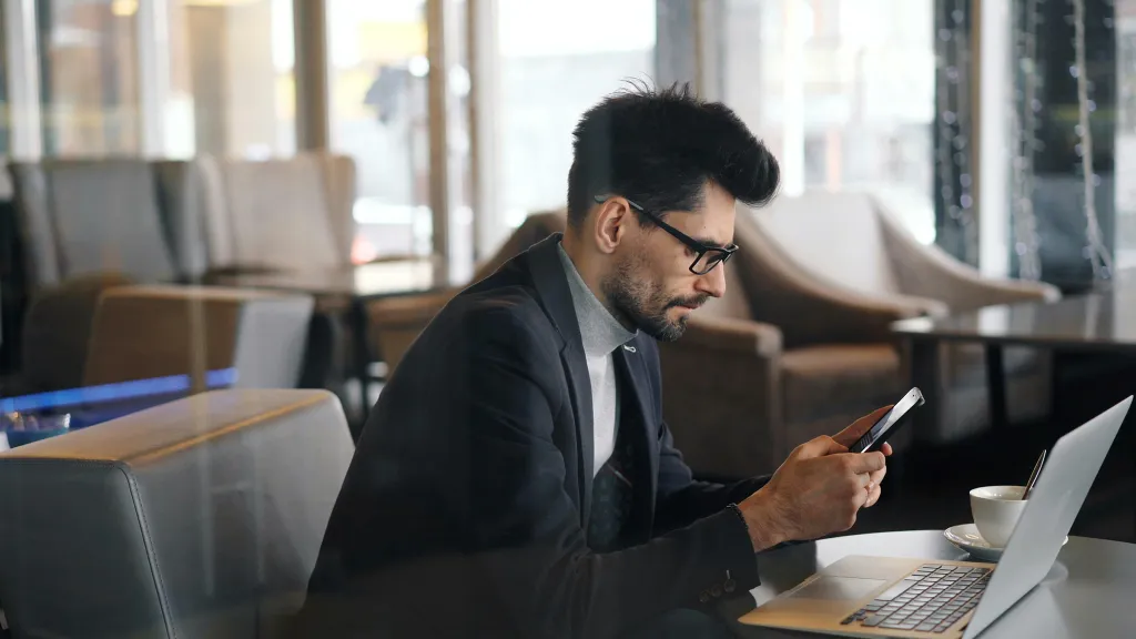 Бот, который сэкономит вам часы: Roscom