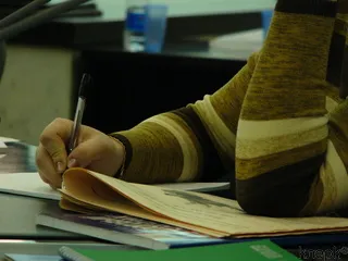 Подпись в счете-фактуре может быть без расшифровки