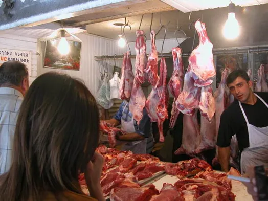 В Москву завозят отравленное мясо