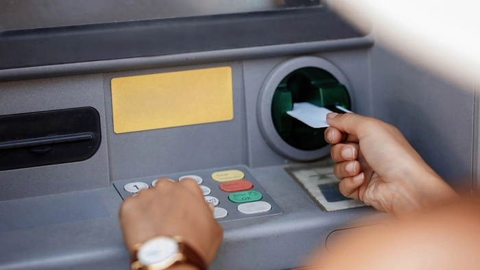 Как вернуть деньги, если банкомат не зачислил их на счет