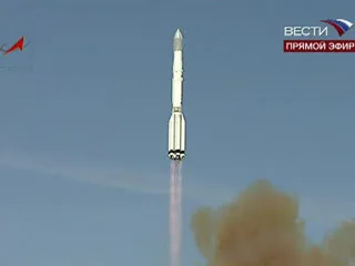 Запуск ракеты-носителя "Протон-М". Кадр телеканала "Вести"