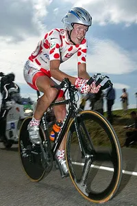 Расмуссен досрочно завершил гонку (фото www.cyclingnews.com)