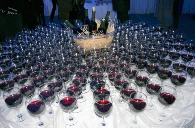 Верховный суд запретил торговать алкоголем через интернет