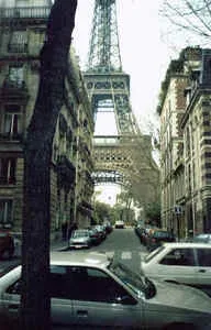 Париж превратился в город бесконечных пробок