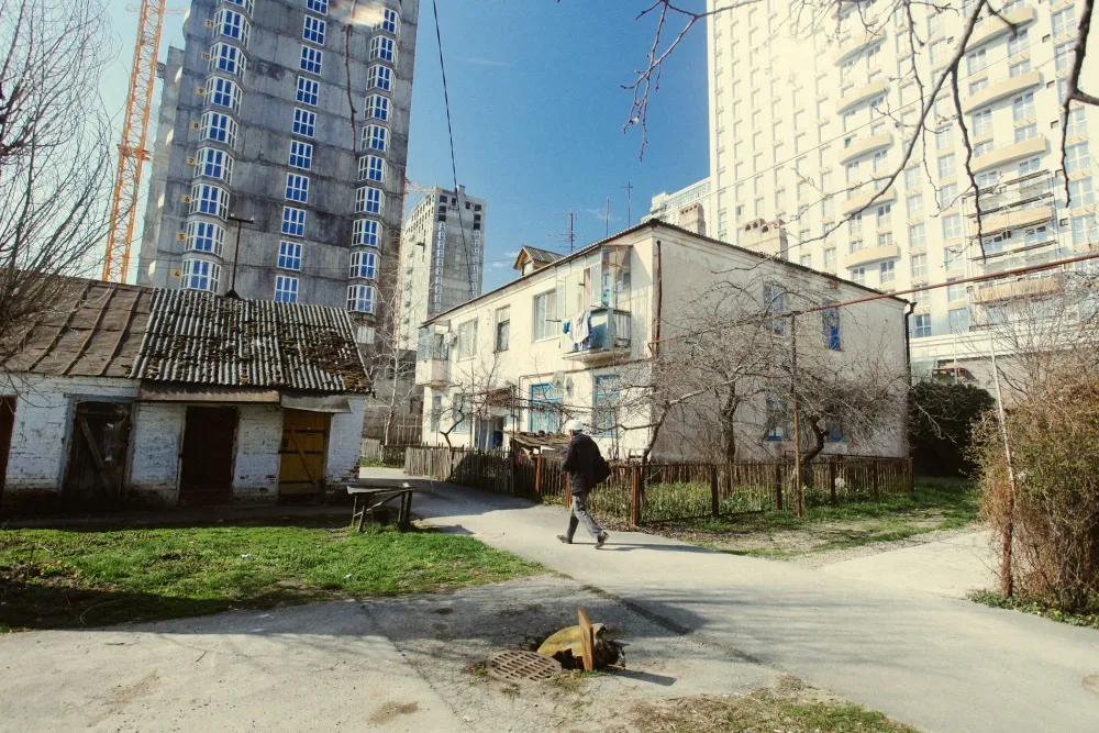 Налог на имущество организаций: особенности уплаты за жилые помещения