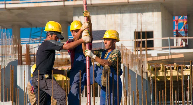 На рынке труда наиболее востребованы строители, медработники и водители