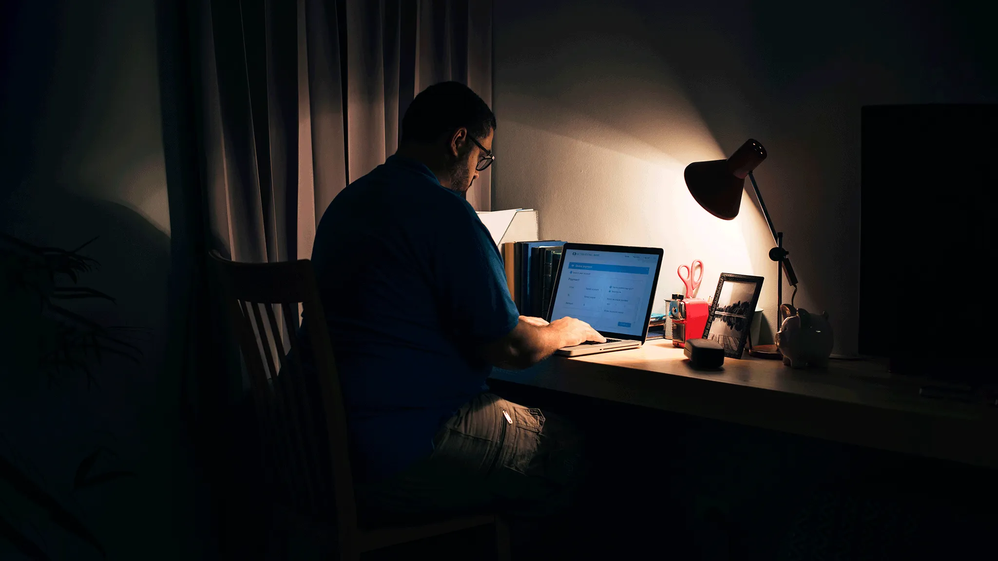 Сколько грамм сахара в 1 столовой ложке таблица. Сколько грамм полагалось на нерабочего. Таблица измерения сыпучих продуктов в столовой ложке. Сколько грамм полагалось на нерабочего. Мера столовой ложке в граммах.