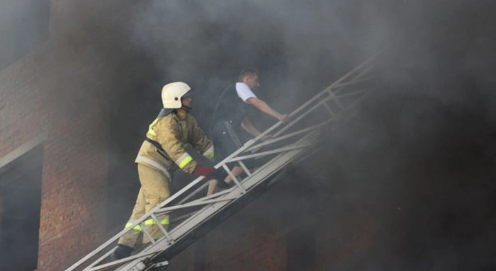 Шесть человек погибли при пожаре в расселенном доме в Санкт-Петербурге