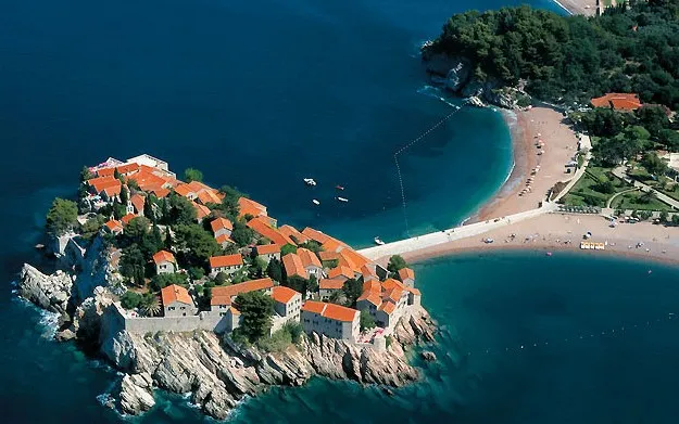 Черногория и Россия отменяют визовый режим