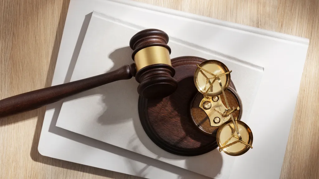 Суд может признать неадекватным определённое условие трудового договора