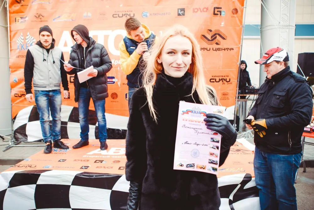 Вручение подарочного сертификата в качестве приза: кто должен платить НДФЛ