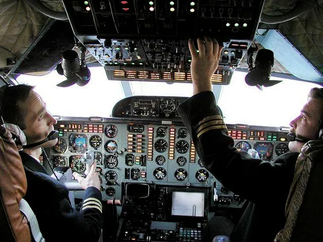 В аэропорту Нового Уренгоя совершил аварийную посадку самолет ТУ-134