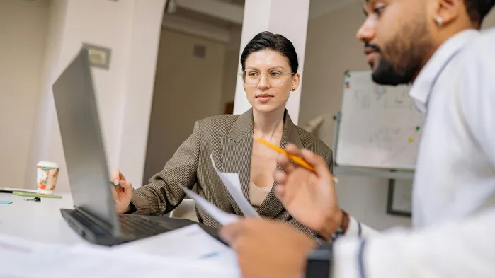 Бухгалтерский учет при расчетах с самозанятыми: документы, счета, проводки