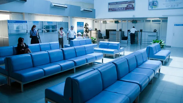 За границей остаются 233 российских туриста, которым требуется эвакуация из-за банкротства туроператоров