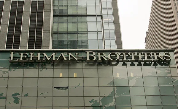 На фото головной офис Lehman Brothers в Нью-Йорке (с) publicradio.org