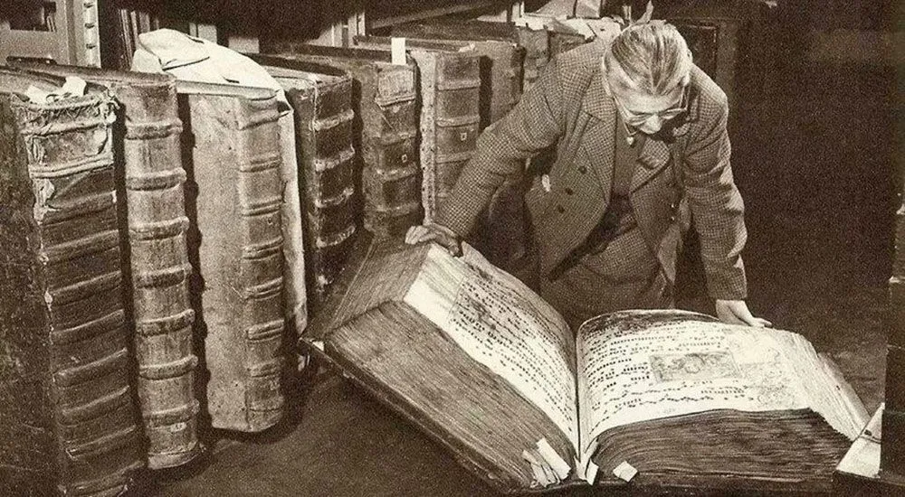 Сроки хранения документов. Объясните, как вообще приказ архивариусов может отменить действие нормы НК РФ?