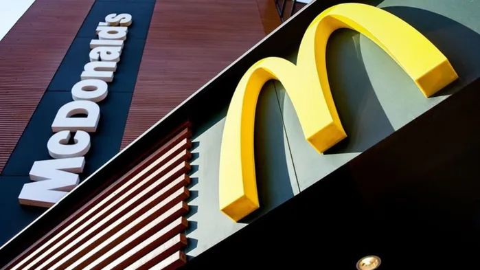 McDonald's остается в России. В середине июня ресторан откроется под новым брендом