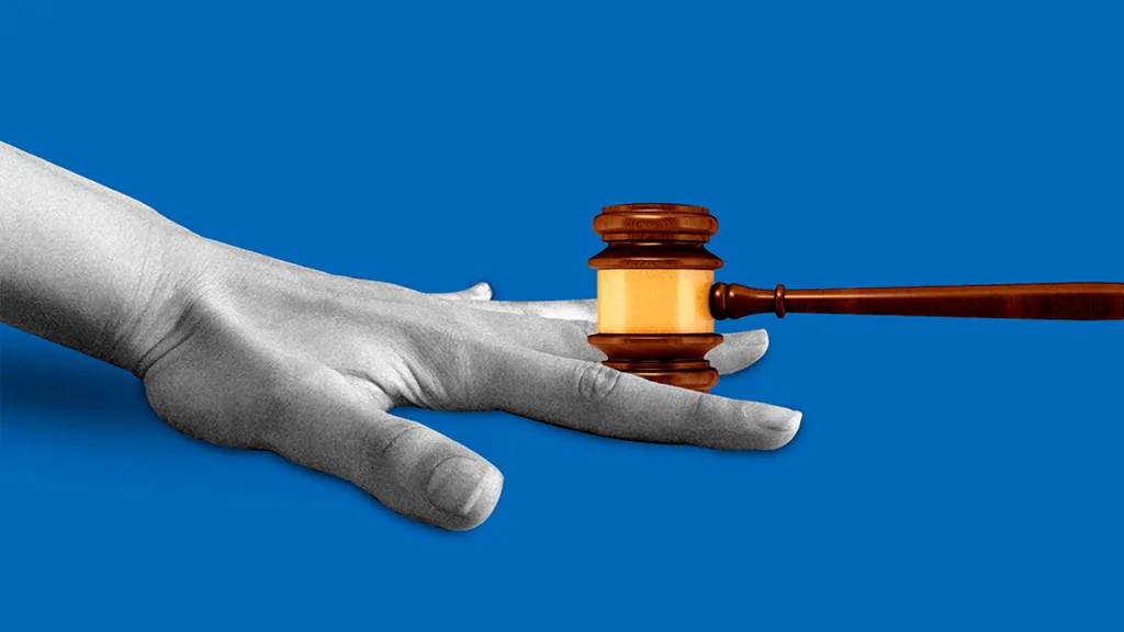 Иск в суд с требованием вернуть Apple Pay: в чем суть и перспективы