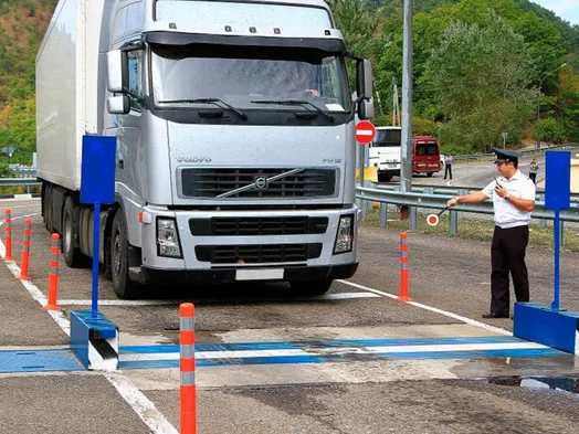 Штрафы водителям грузовых авто за неправильное пересечение пунктов весогабаритного контроля