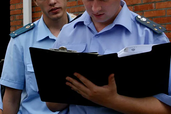 Госдума рассмотрит законопроект об упрощенном порядке запрета выезда за границу