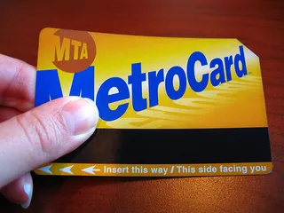 Оплачивать метро можно будет пластиковыми картами и мобильниками