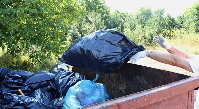 Власти временно откажутся от введения экологического сбора с бытовых отходов