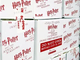 Продажи последней книги о Гарри Поттере начнутся в полночь